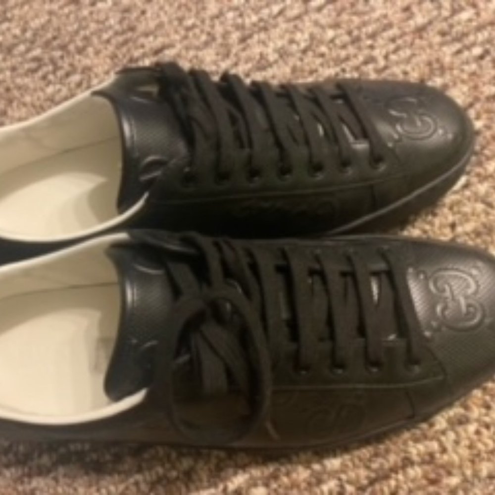 Mens black Ace GG embossed sneaker New/ Worn once Purchased from Saks Fifth at K